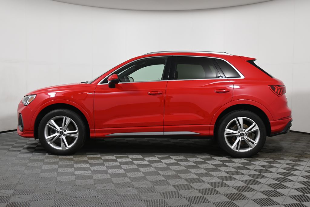 Thumbnail: 2022 Audi Q3 - 2