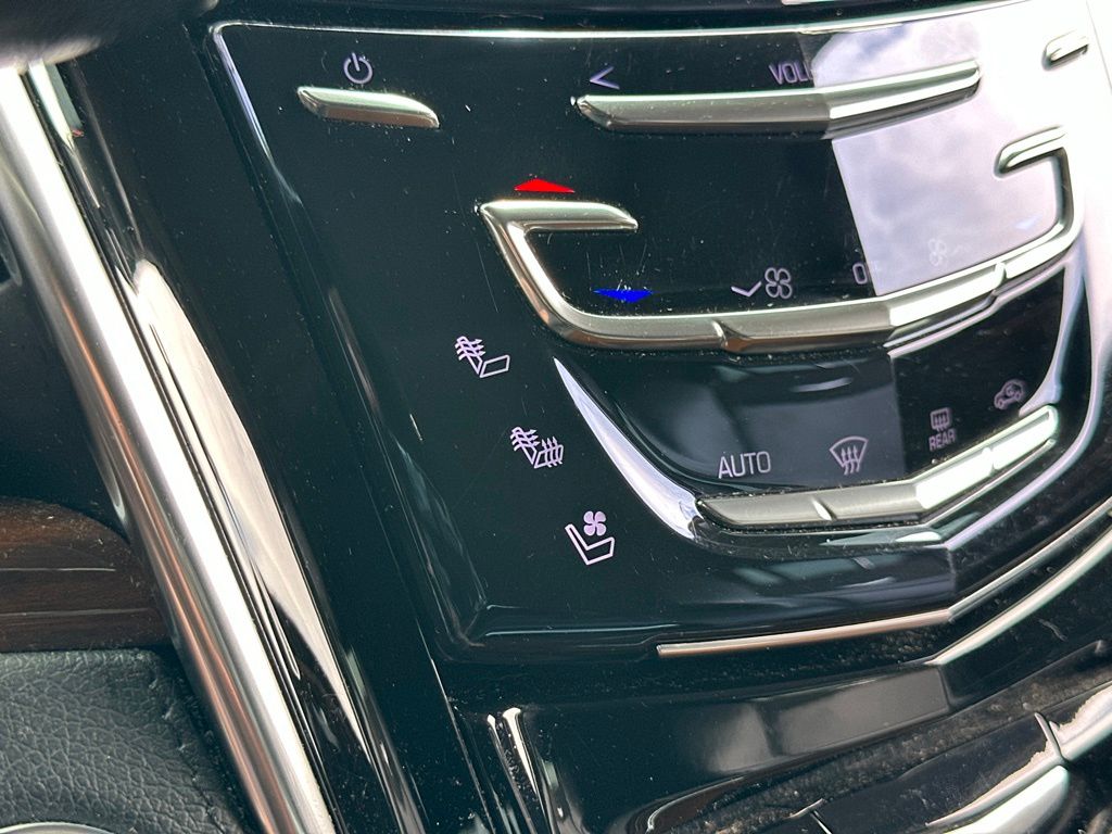 Photo 5 of 2020 Cadillac Escalade Luxury