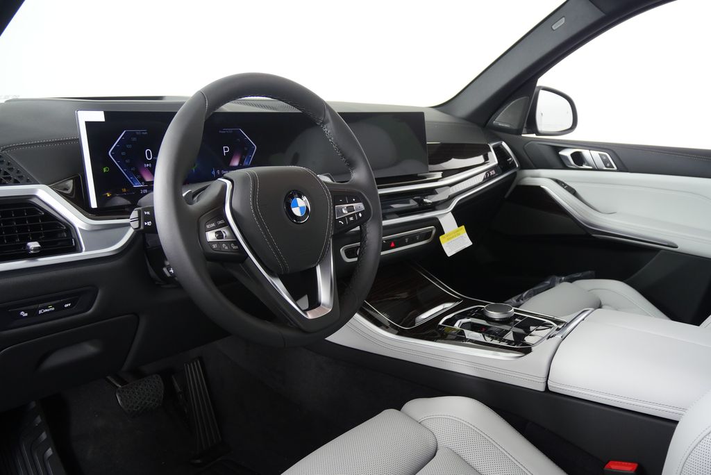 Thumbnail: 2026 BMW X5 - 12