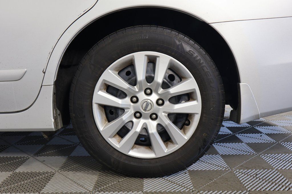 Thumbnail: 2015 Nissan Altima - 14