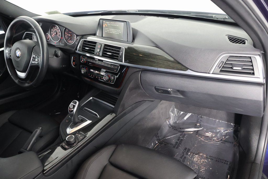 Thumbnail: 2017 BMW 3 Series - 9