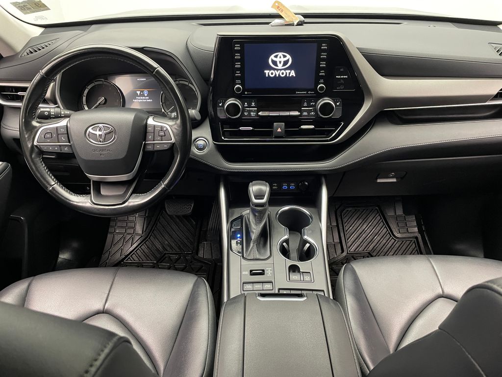 Thumbnail: 2022 Toyota Highlander - 19
