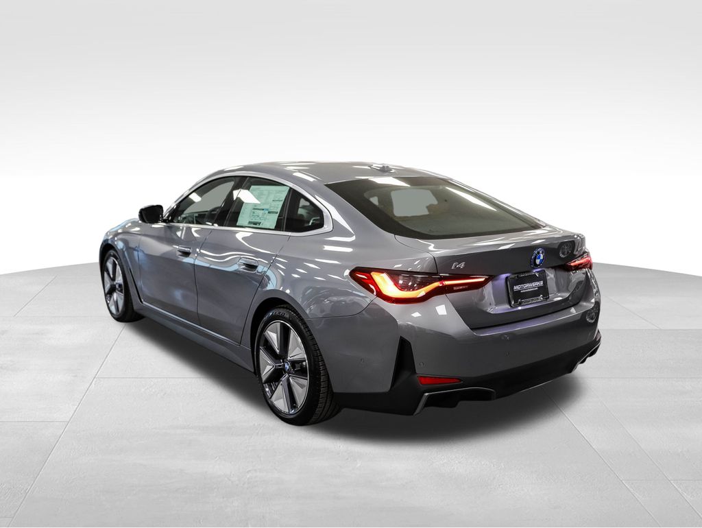 Thumbnail: 2025 BMW i4 - 3