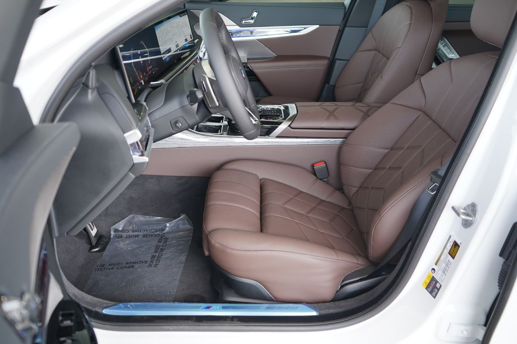 Thumbnail: 2026 BMW 7 Series - 12