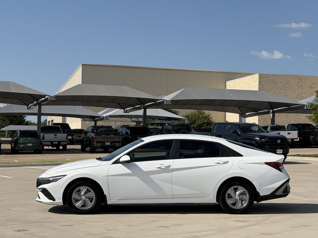 Used 2024 Hyundai Elantra Sedan