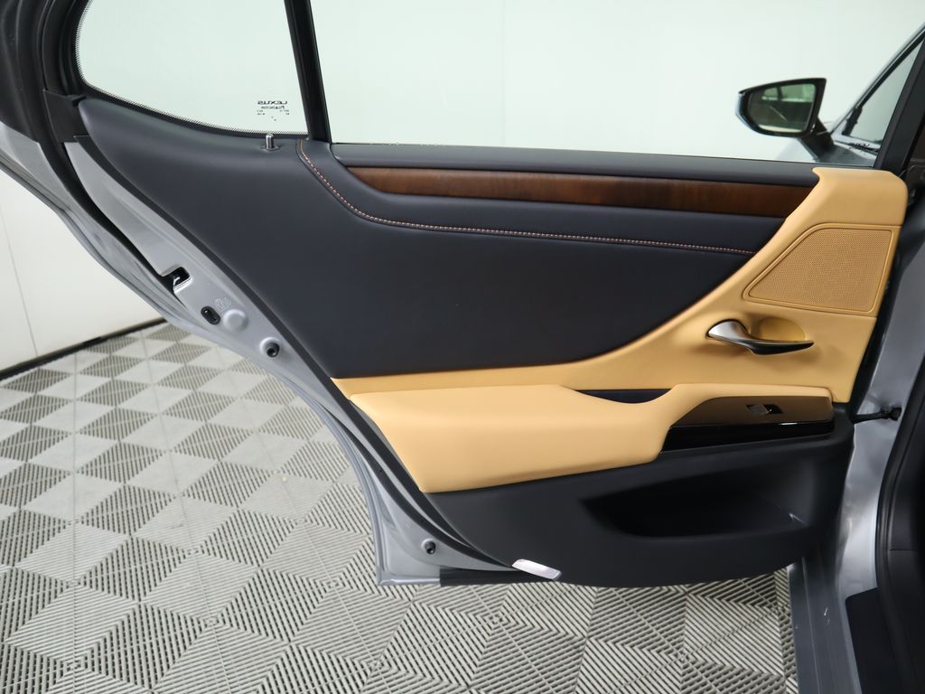 Thumbnail: 2025 Lexus ES - 27