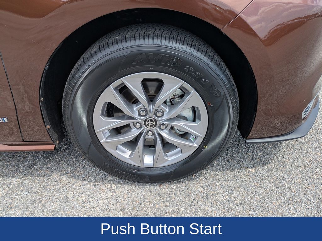 2021 Toyota Sienna XLE