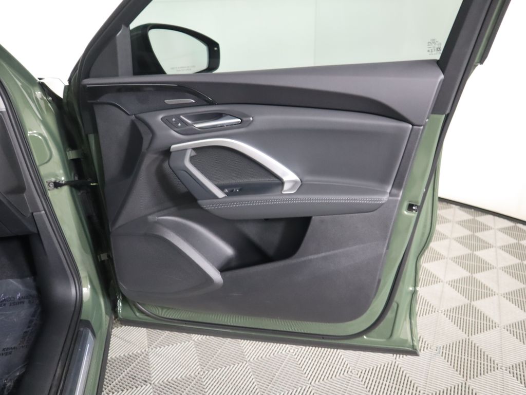 Thumbnail: 2025 Audi Q5 - 26