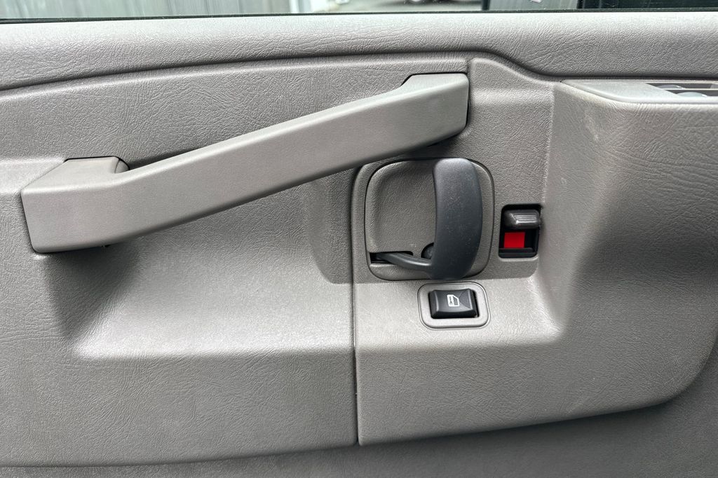 new 2025 GMC Savana 3500 car, priced at $66,628