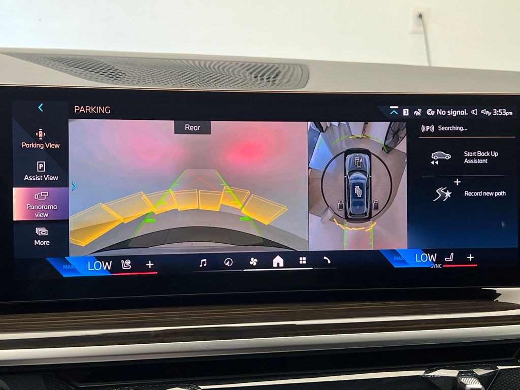 Thumbnail: 2026 BMW X7 - 16