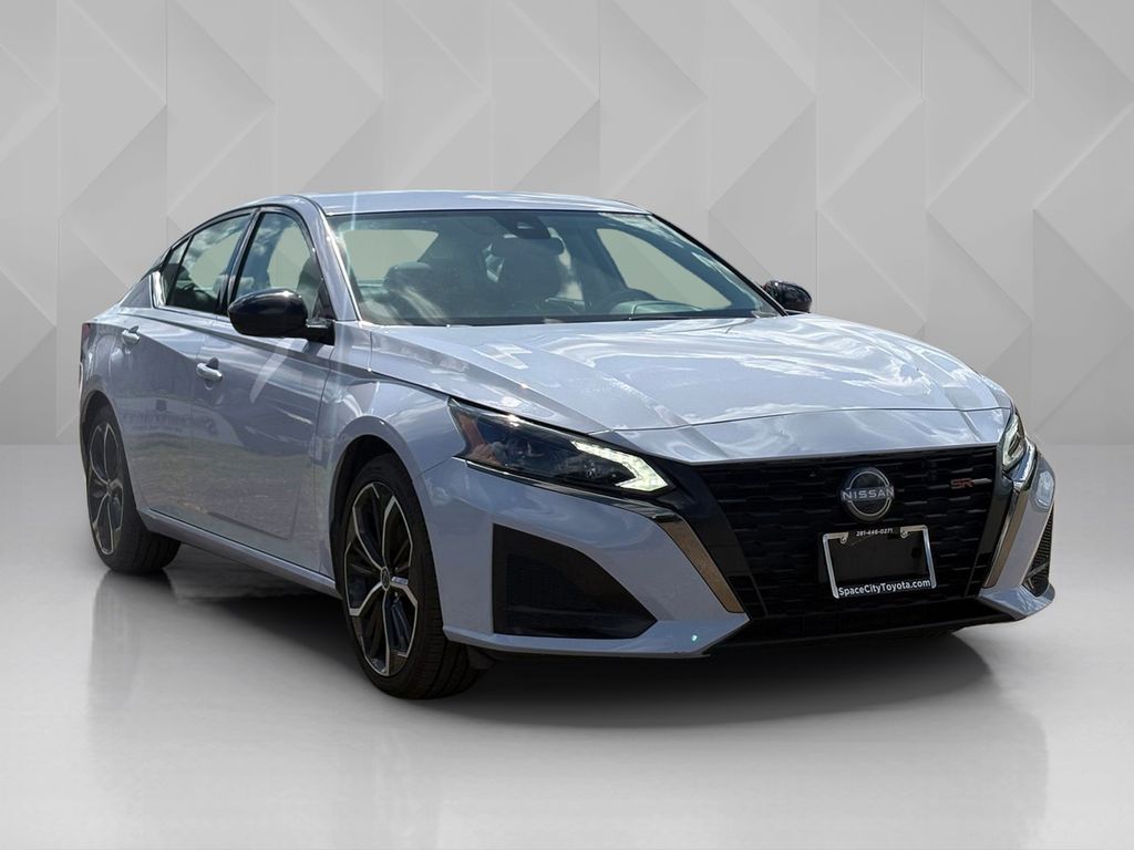 2024 Nissan Altima 2.5 SR Gray at Baytown Hyundai