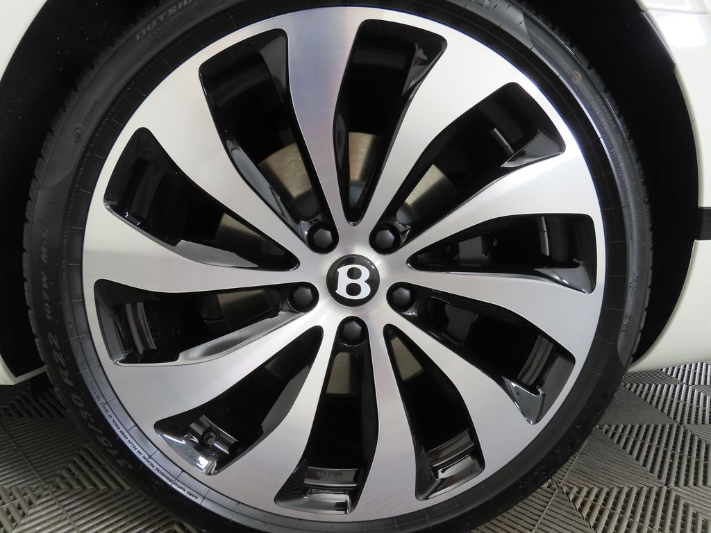 Thumbnail: 2026 Bentley Flying Spur - 31