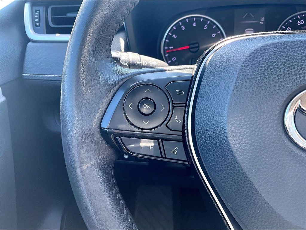 2021 Toyota RAV4 — photo 23