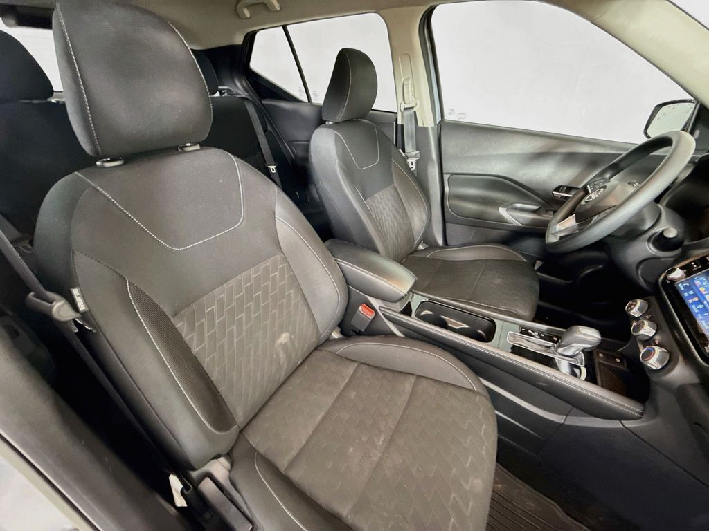 2024 Boulder Gray Pearl Nissan Kicks SV FWD SUV