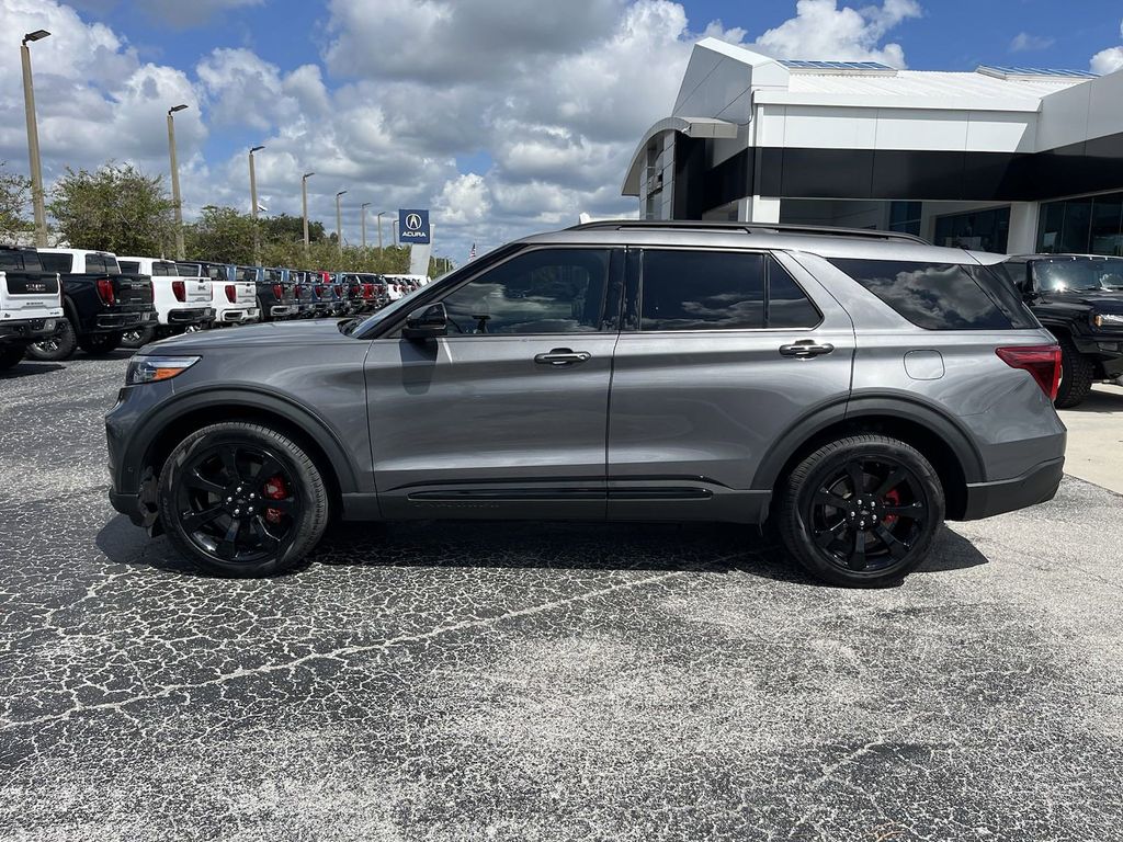 2021 Ford Explorer ST 8