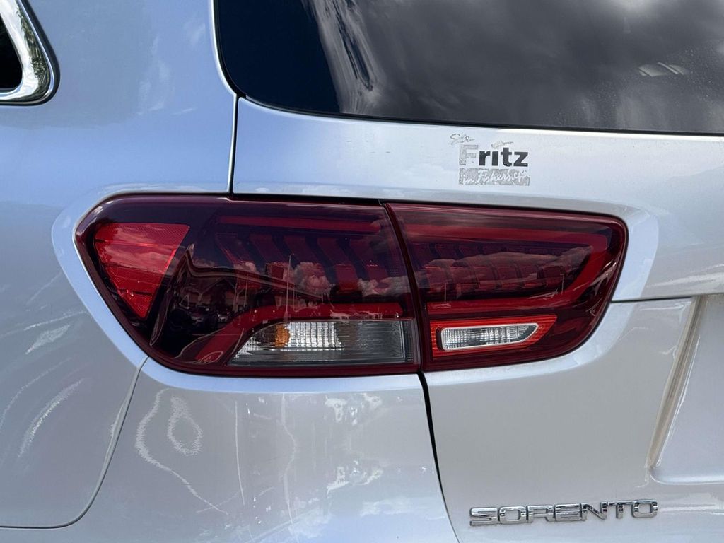 Thumbnail: 2019 Kia Sorento - 10