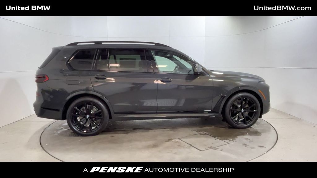 2025 BMW X7 xDrive40i 9