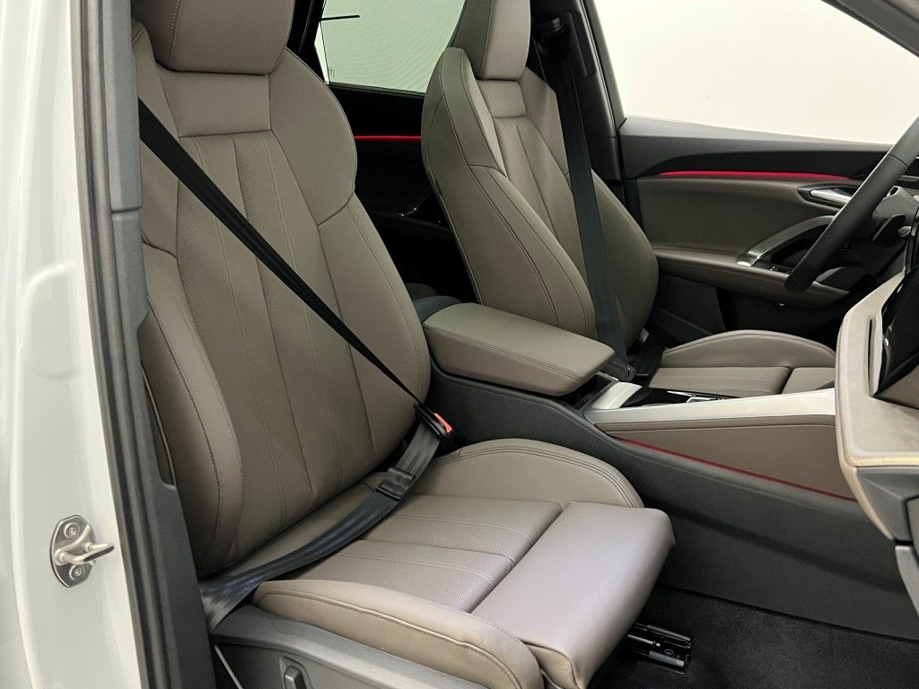 Thumbnail: 2025 Audi Q5 - 13