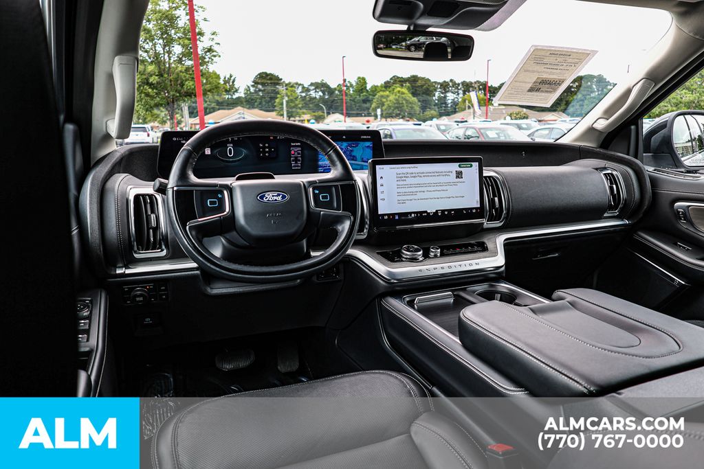 Used 2025 Silver Ford Platinum image 33