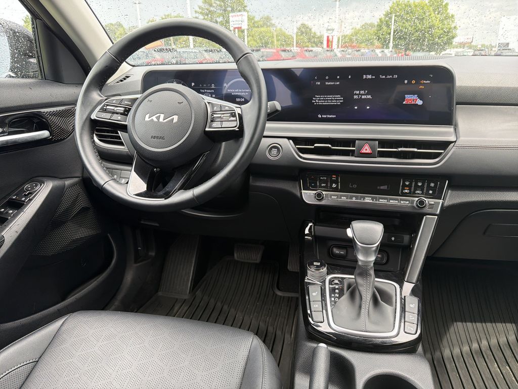 Used 2025 Kia Seltos SUV