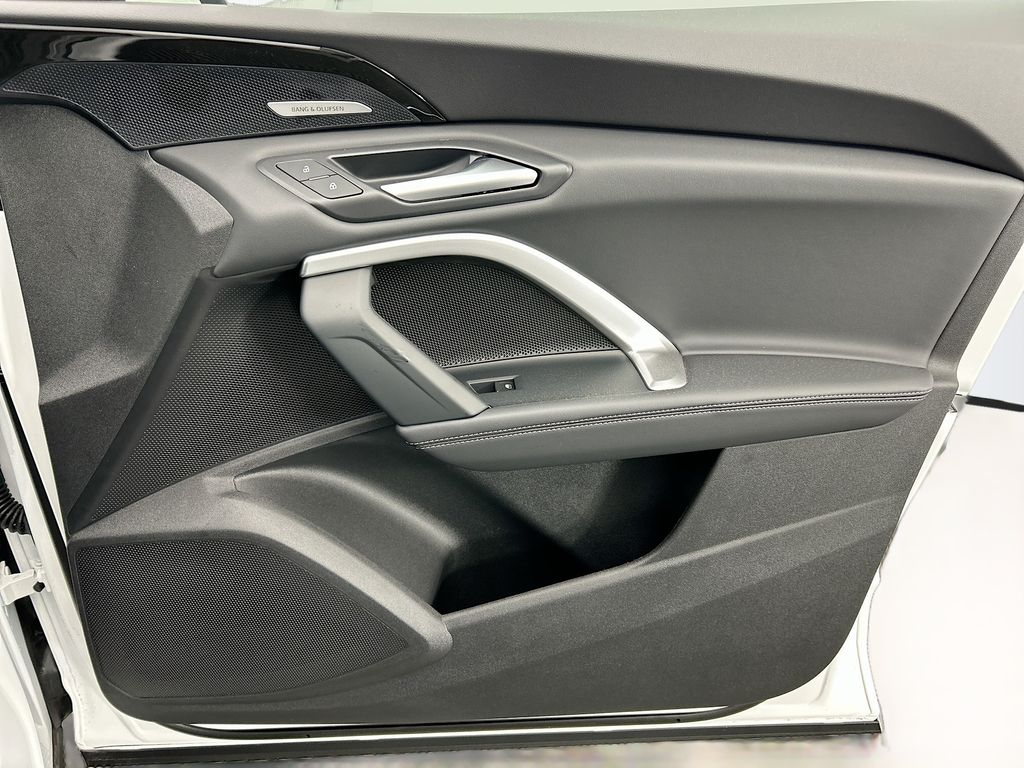 Thumbnail: 2025 Audi Q5 - 24