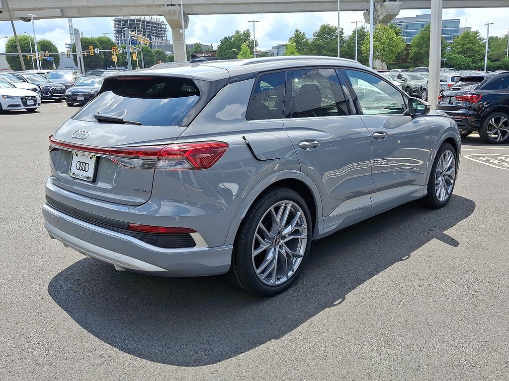 Thumbnail: 2025 Audi Q4 e-tron - 3