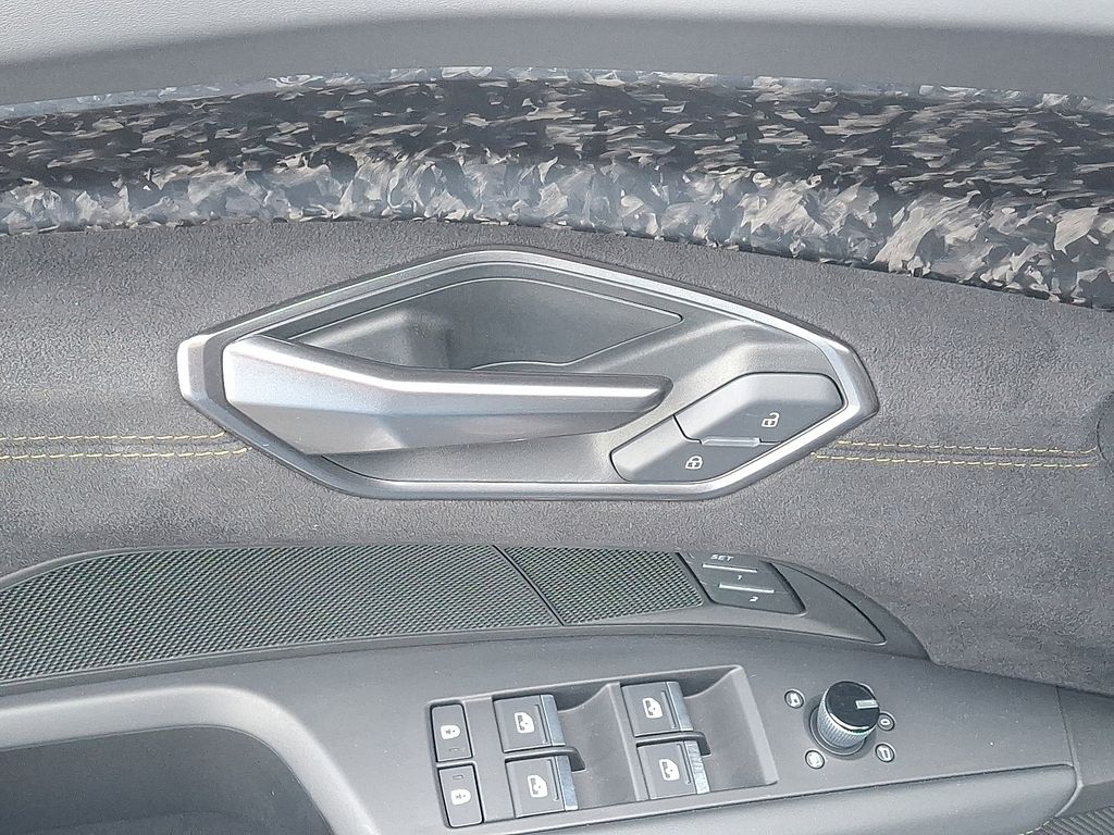 Thumbnail: 2025 Audi RS e-tron GT - 12