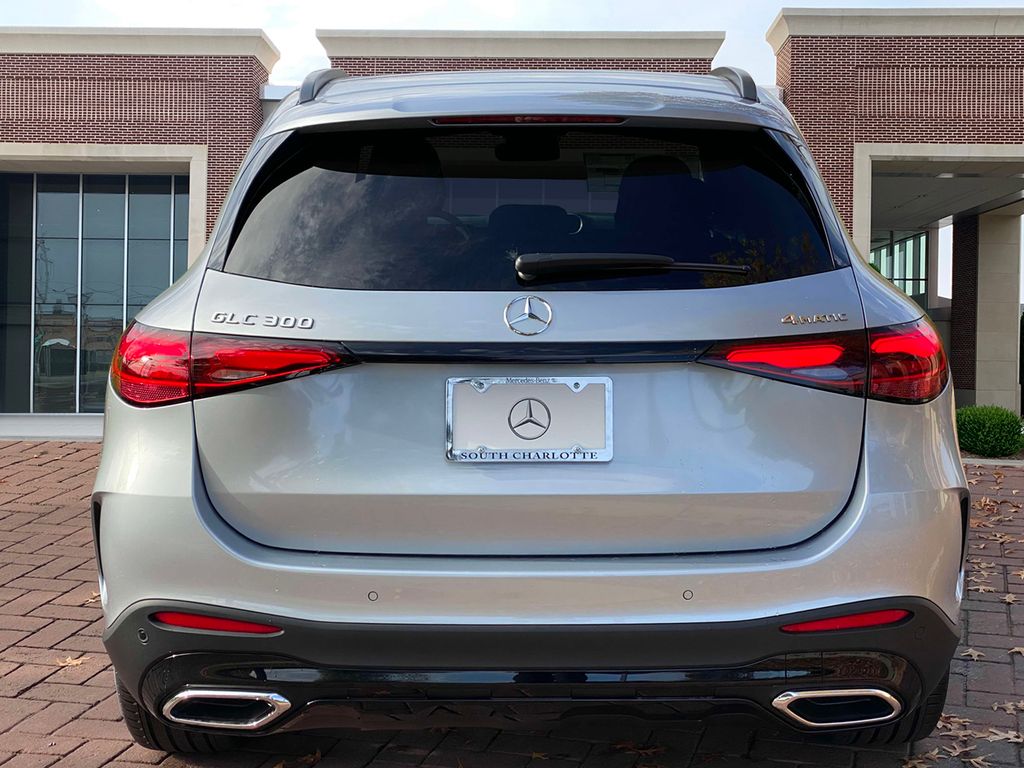 2025 Mercedes-Benz GLC 300 5