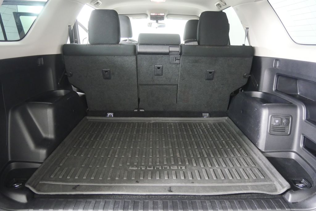 Thumbnail: 2014 Toyota 4Runner - 16