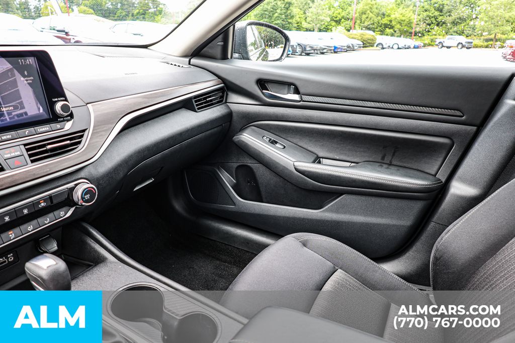 Used 2025 Black Nissan 2.5 SV image 42