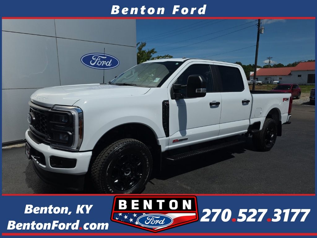 Oxford White 2026 Ford F-250 Super Duty Pickup Truck Four-Wheel Drive Automatic