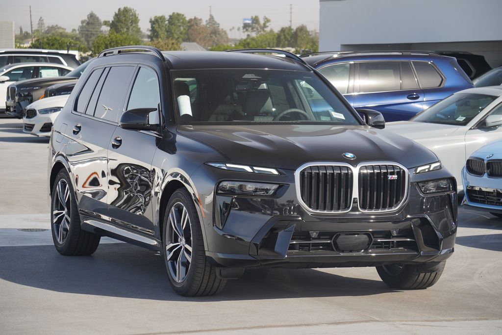 2025 BMW X7 M60i 3