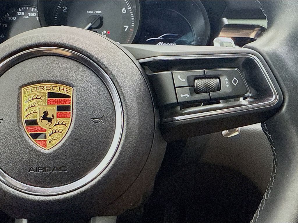 Thumbnail: 2024 Porsche Macan - 24