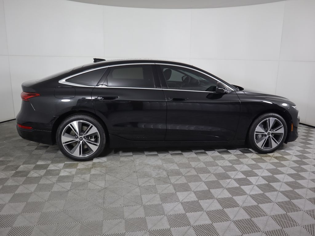 Thumbnail: 2025 Audi e-tron - 4