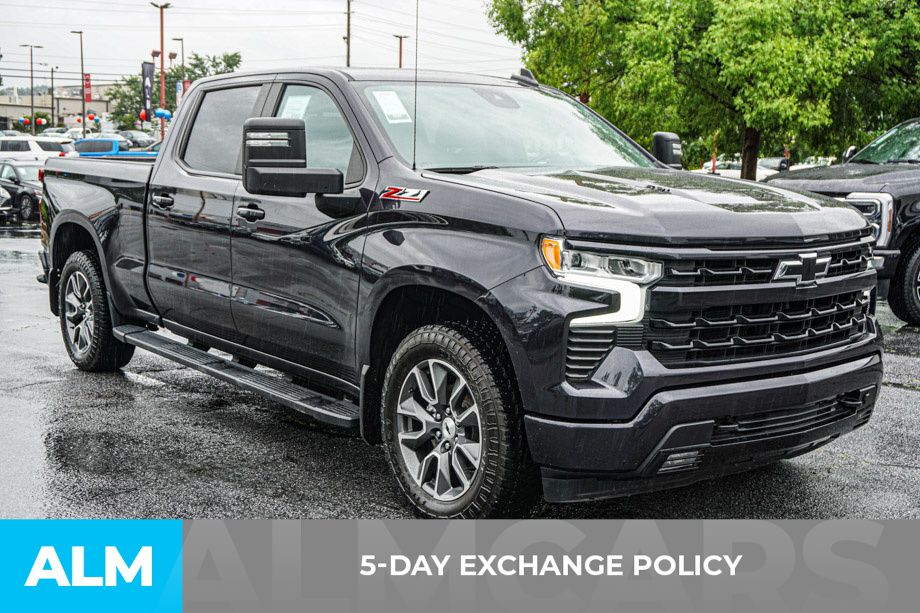 2022 Chevrolet Silverado 1500 RST photo 2