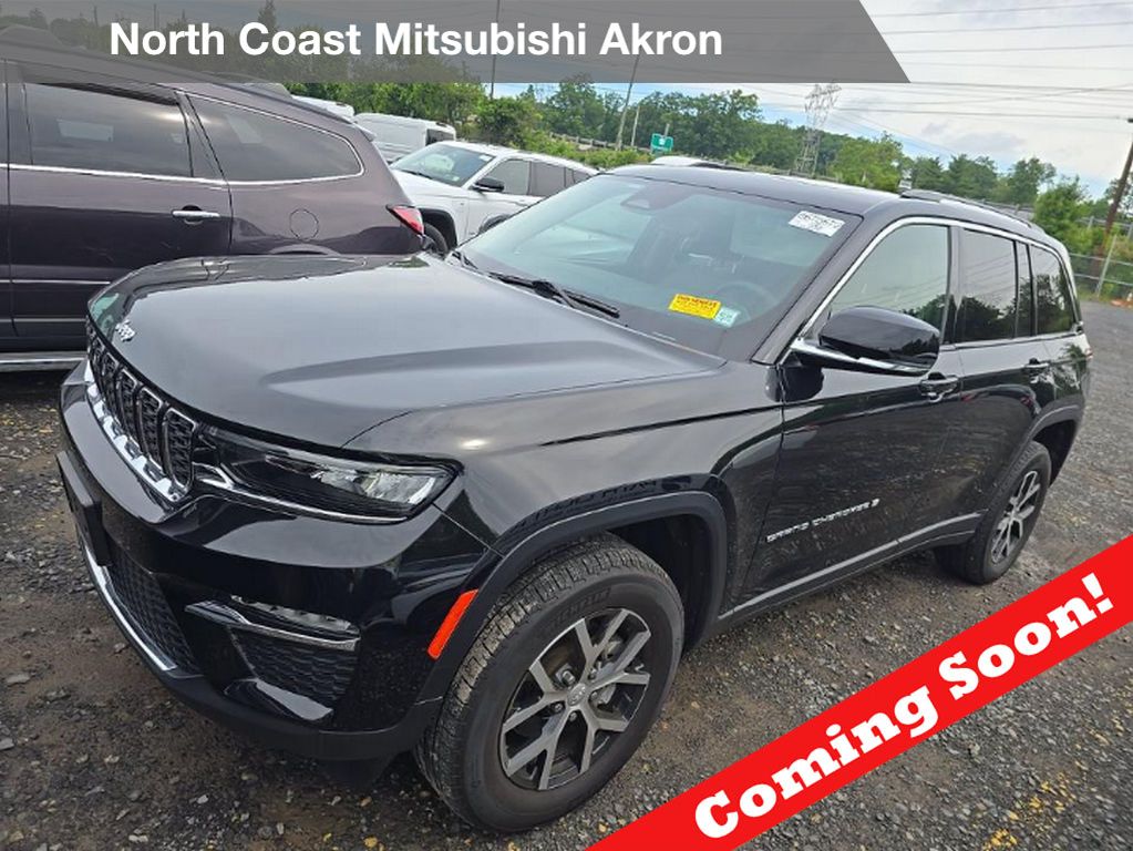 Diamond Black Crystal Pearlcoat 2023 Jeep Grand Cherokee SUV / Crossover Four-Wheel Drive 8-Speed Automatic