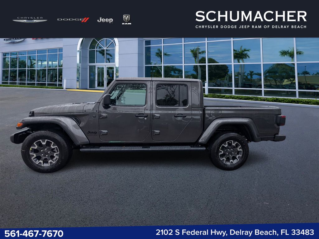 View vehicle photo 4