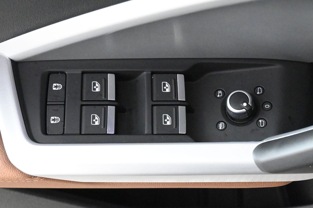 Thumbnail: 2025 Audi Q3 - 27