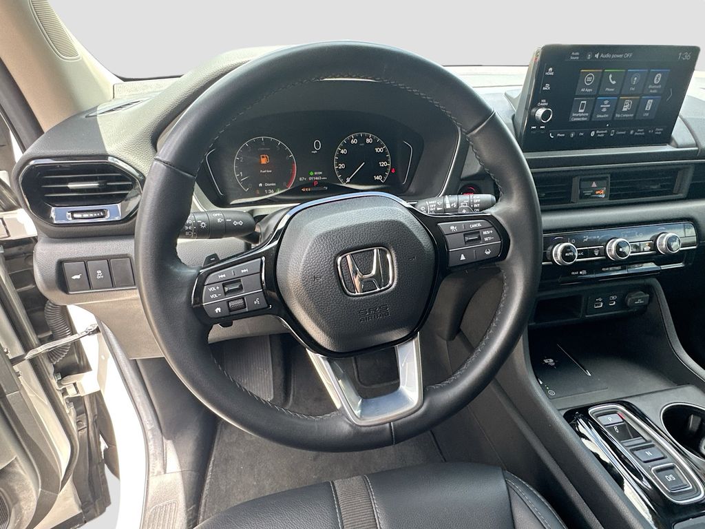 Used 2025 White Honda EX-L image 11