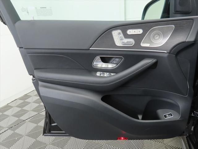 Thumbnail: 2026 Mercedes-Benz GLE - 25