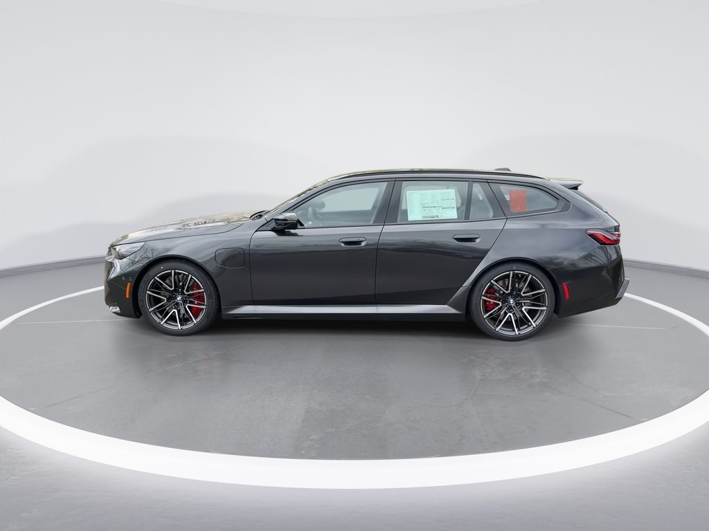 Thumbnail: 2026 BMW M5 - 5