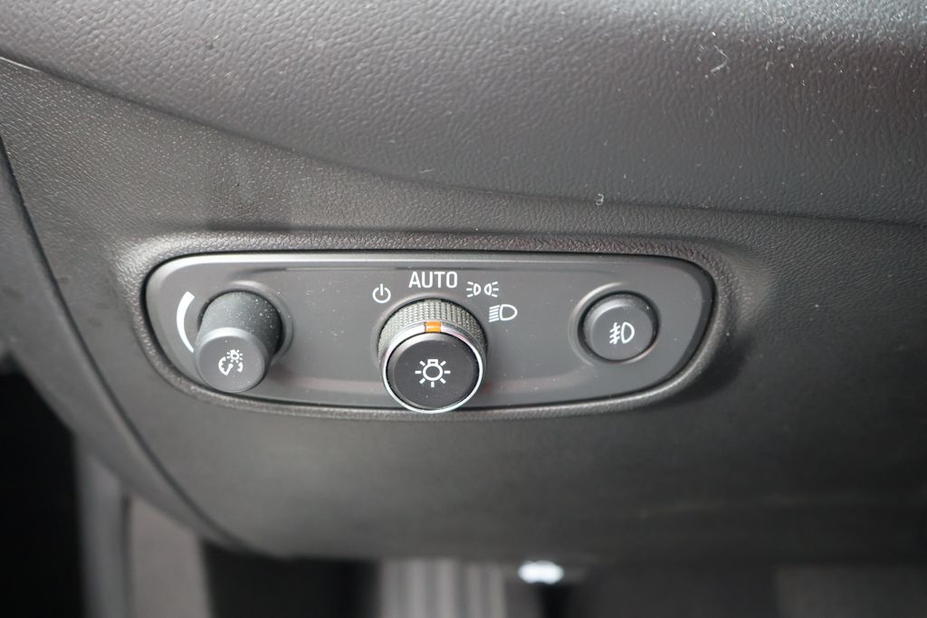 Thumbnail: 2021 Chevrolet Equinox - 18