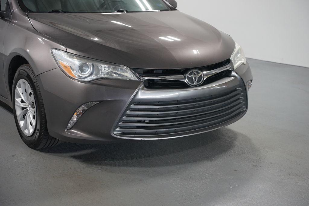 Thumbnail: 2015 Toyota Camry - 4