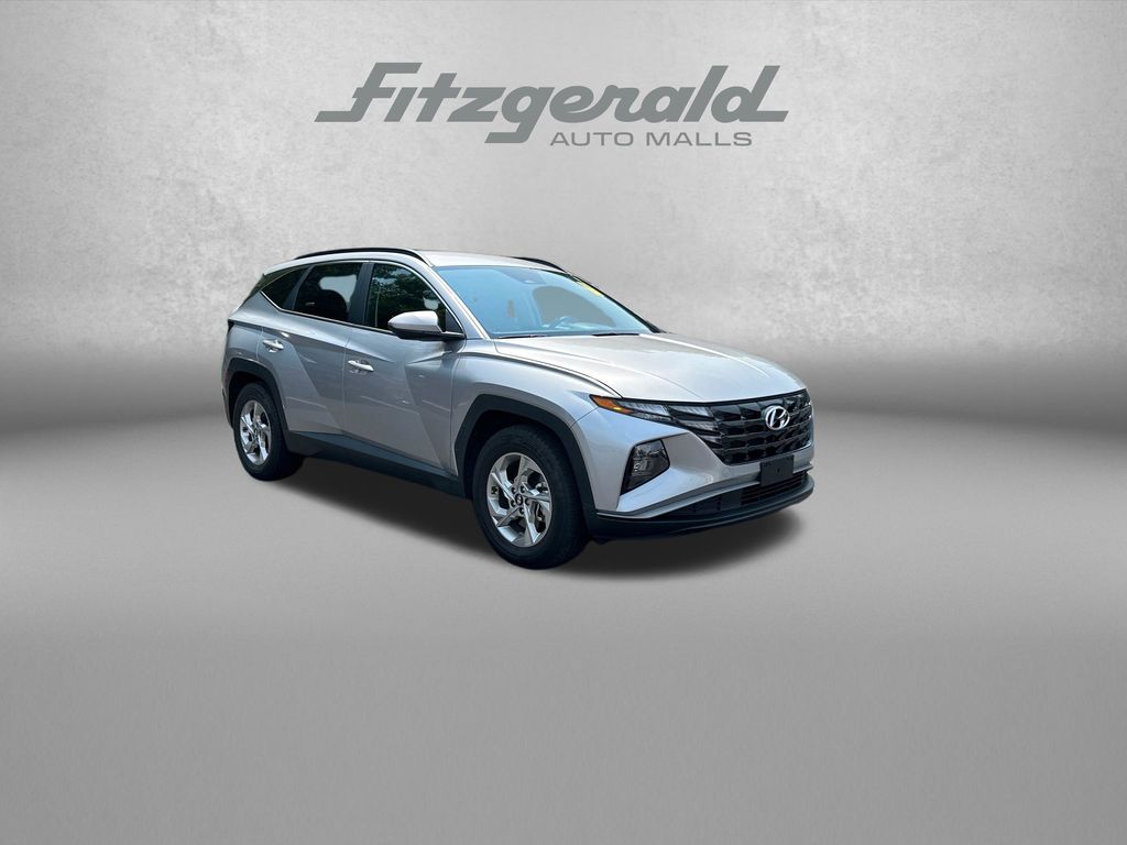 Shimmering Silver 2024 Hyundai Tucson SUV / Crossover Front-Wheel Drive 8-Speed Automatic
