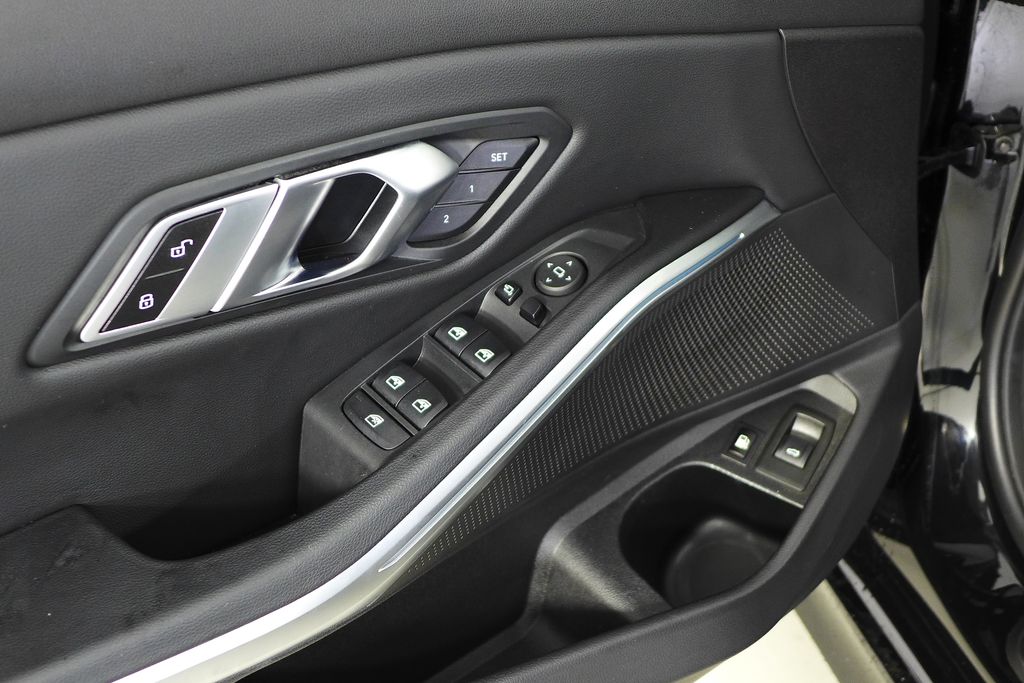 Thumbnail: 2023 BMW 3 Series - 12