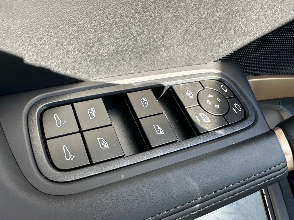 Thumbnail: 2026 Porsche Cayenne - 14