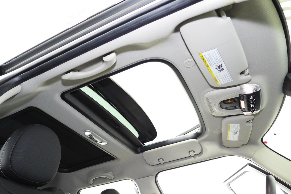 Thumbnail: 2019 MINI Cooper - 18