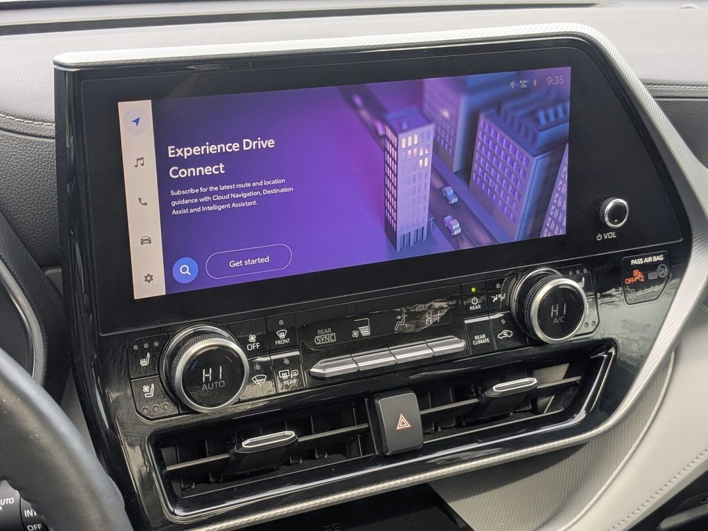 2023 Toyota Highlander Hybrid Platinum