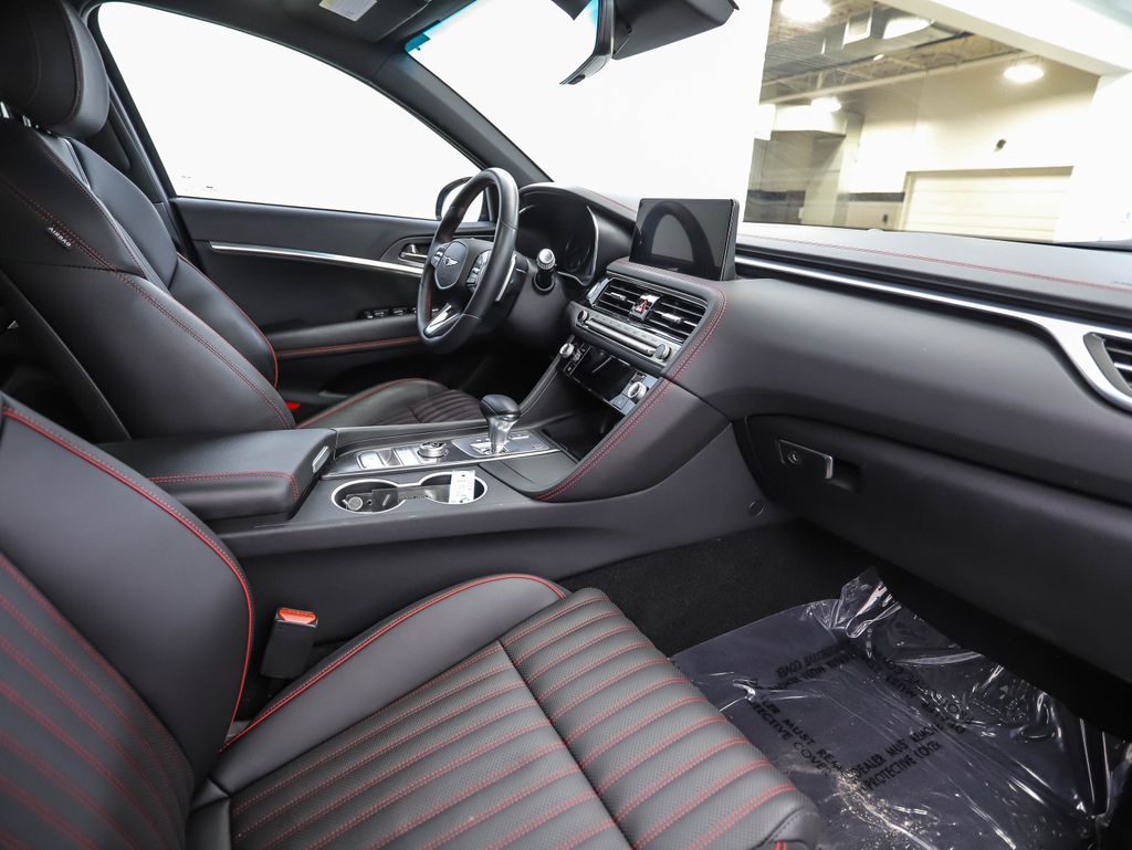 Thumbnail: 2025 Genesis G70 - 29