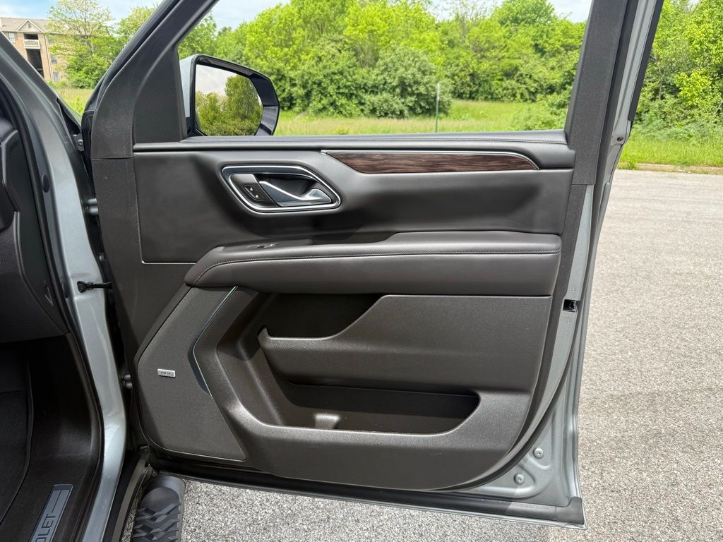 2023 Chevrolet Suburban Z71 - Photo 15